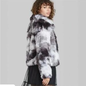 Wild Fable Black & White Faux Fur Coat Size Large